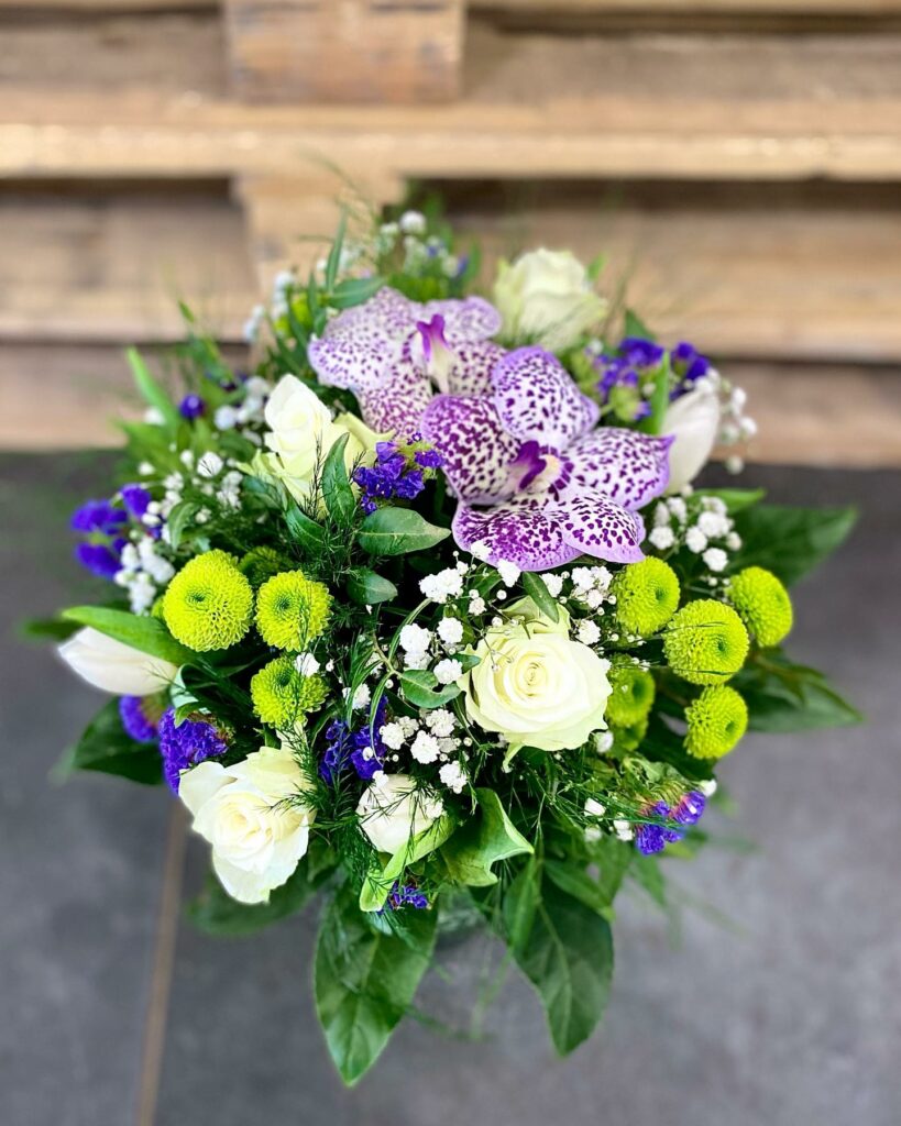 Bouquet fleurs blanc vert mauve