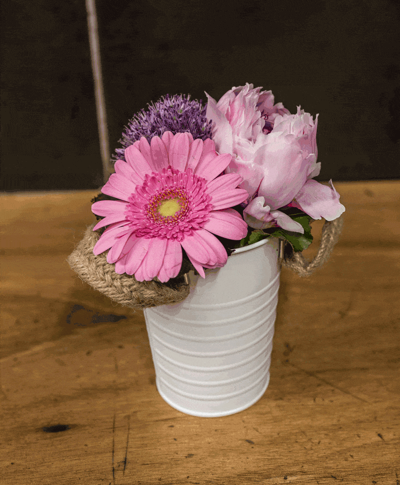 Composition fleurs rose et pivoines